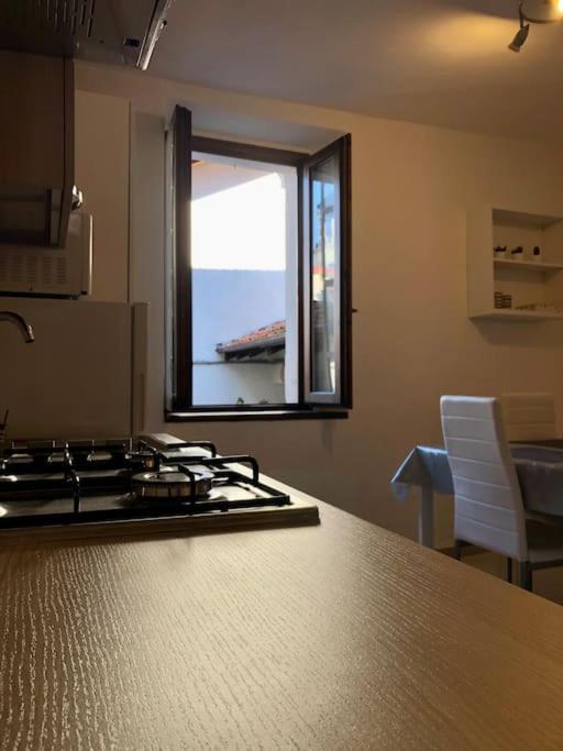 Casa Del Borghetto Apartment Intra Ngoại thất bức ảnh