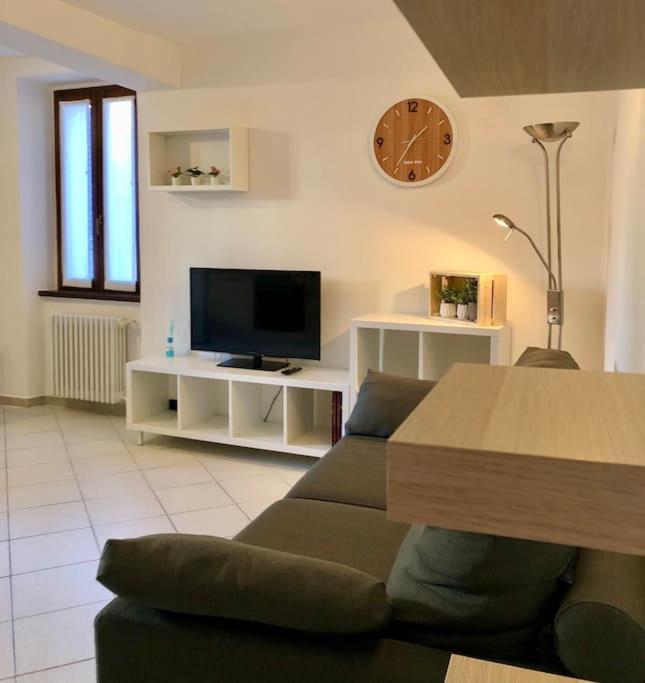 Casa Del Borghetto Apartment Intra Ngoại thất bức ảnh