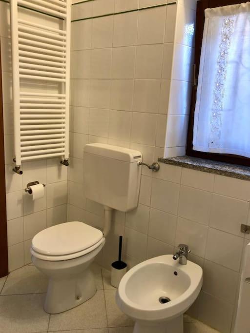 Casa Del Borghetto Apartment Intra Ngoại thất bức ảnh