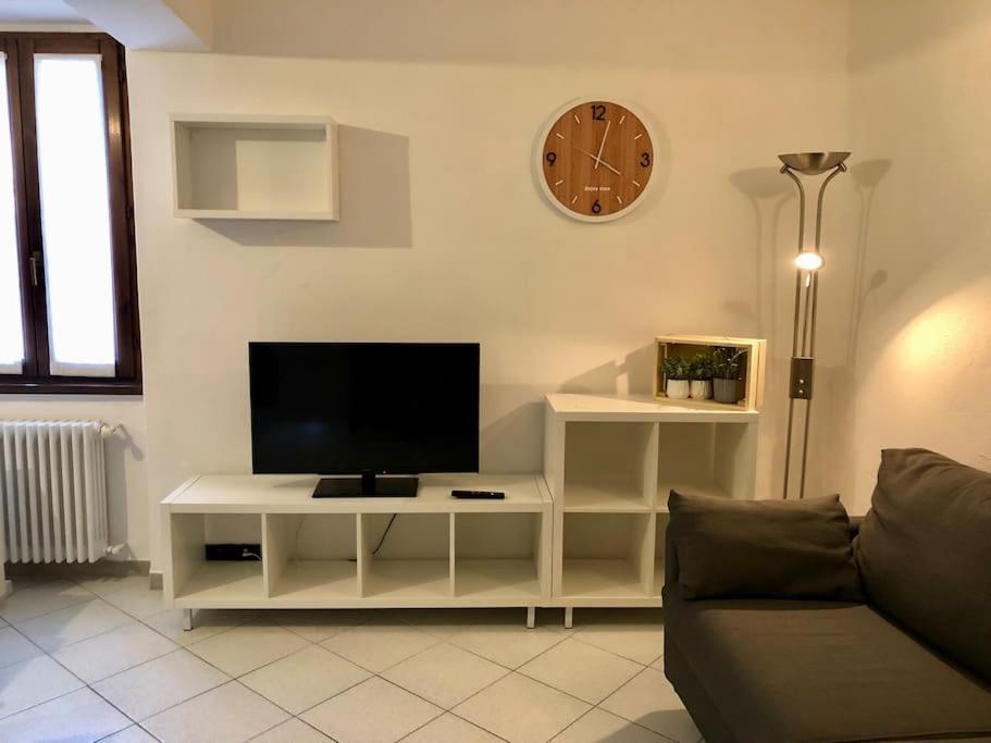 Casa Del Borghetto Apartment Intra Ngoại thất bức ảnh
